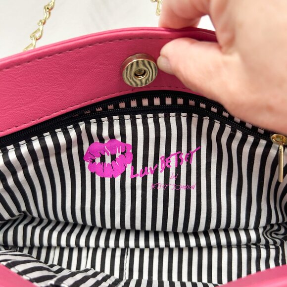 Betsy Johnson Purse, Pink Quilted Luv Betsy Chain Shoulder Purse, Besty Johnson - Picture 8 of 9